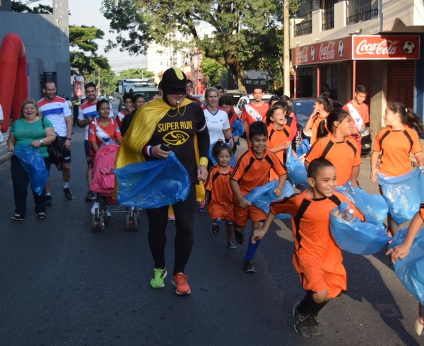 #AsunciónPlogging2020 culminó nueva jornada de deporte y limpieza en Sajonia | .::Agencia IP::.