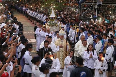 Iglesia católica evita el saludo de la paz