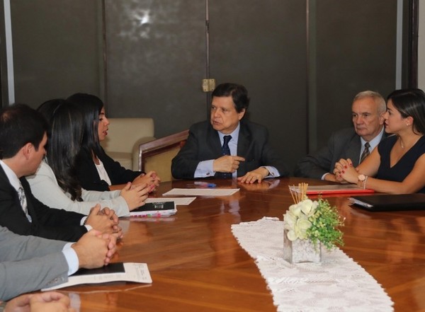 Moro llamó a preguntar sobre Ronaldinho: 'solamente fue informativo', aclaró ministro del Interior