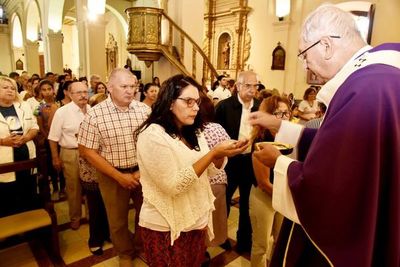 La iglesia Católica también adecua sus misas a tiempos del coronavirus - Nacionales - ABC Color