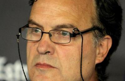 ¿Sabía lo que iba a ocurrir? Bielsa ni se inmuta ante golazo del Leeds - C9N