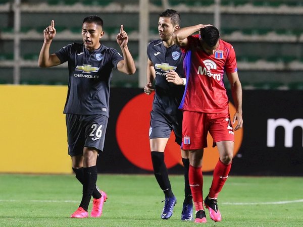 Flores y Saavedra sellan la primera victoria del Bolívar ante Tigre