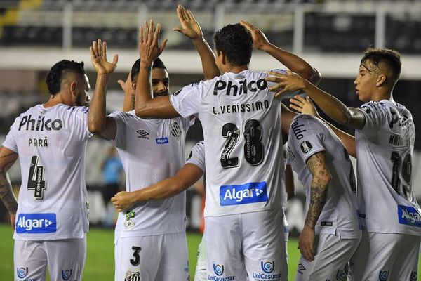 Santos gana y lidera el grupo de Olimpia - Fútbol - ABC Color