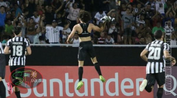 Libertad pone mano dura en la Libertadores y lidera