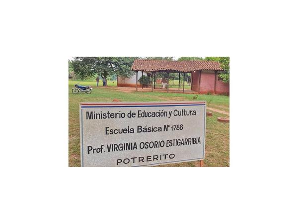 Una antigua escuela rural de Concepción, por derrumbarse