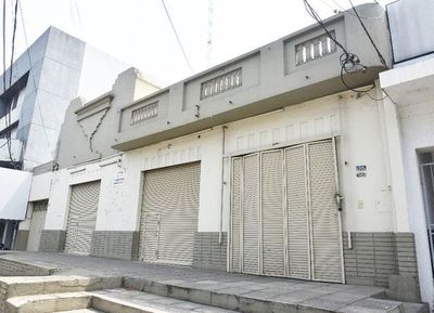 Edificio vacío en dirección de “empresa” - Judiciales y Policiales - ABC Color