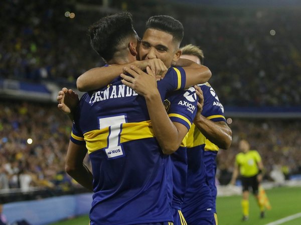 Boca Juniors golea, consigue su primera victoria y hunde al DIM