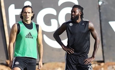 HOY / Adebayor y Roque arrancarían juntos contra Defensa y Justicia