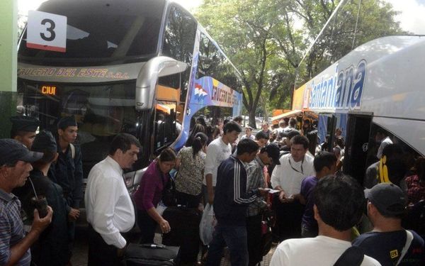 Intensifican control en la Terminal de Ómnibus de Asunción: hay un bus retenido | Info Caacupe