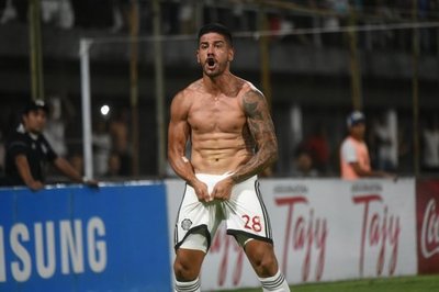 Olimpia: suspenden al "Pollo" Recalde por gesto obsceno - Paraguay Informa
