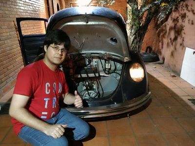 Un viejo fusca es convertido en eléctrico por joven estudiante - Periodismo Joven - ABC Color