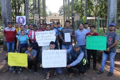 Tarjeteros de CDE exigen indemnización a comuna esteña
