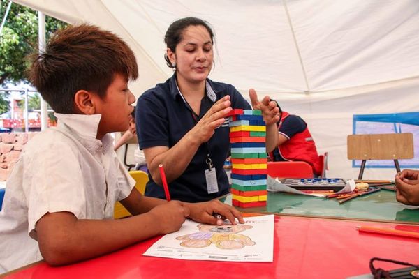 Asisten a niños y adultos indígenas de la zona de la Terminal | .::Agencia IP::.