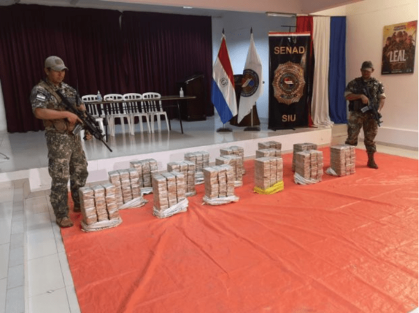 Incautan 461 kilos de cocaína en pista clandestina de aterrizaje