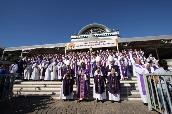 Iglesia Católica posterga actividades e insta a no difundir informaciones falsas y alarmistas