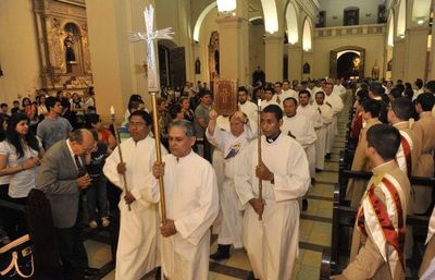 Iglesias suspenden misas, cultos, reuniones y piden reagendar bodas y bautismos - Nacionales - ABC Color