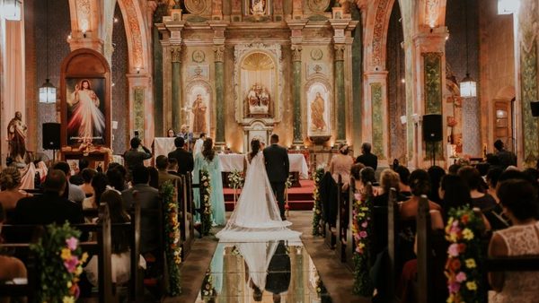 Rubro de bodas en aprietos