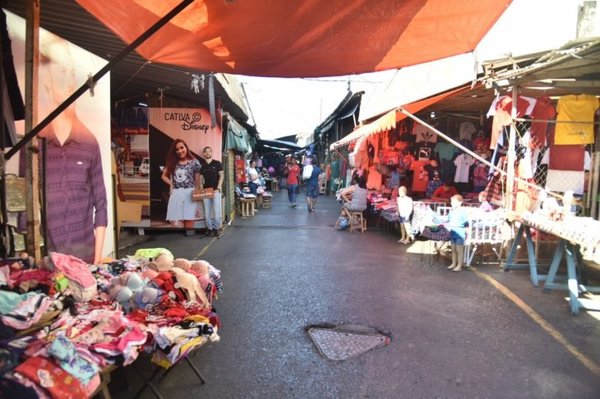 Calles asuncenas se ven vacías por temor al coronavirus