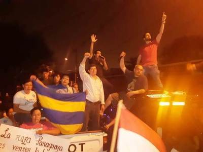 Anuncian escrache contra administrador del hospital, investigado por robo •