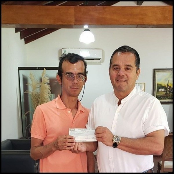 Más sucio que palo de gallinero Rodolfo Ferreira, y quiere el rekutú