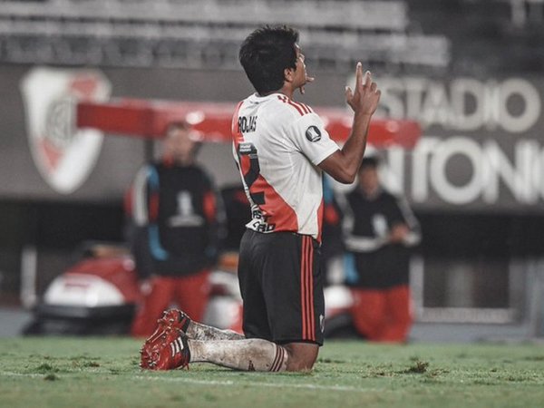 Rojas aporta un gol en la paliza 8-0 de River