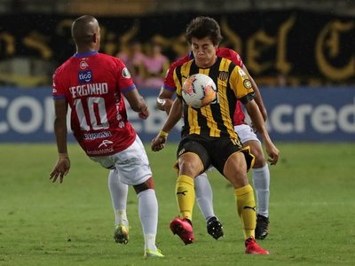Peñarol vence al Wilstermann
