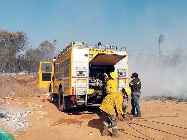 Un grave incendio  en la  zona de  Altos y Atyrá - Interior - ABC Color