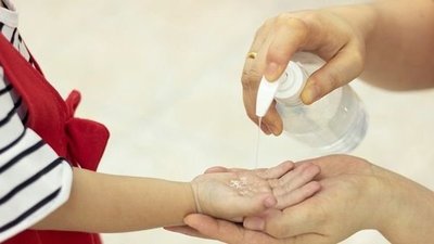 Argentina: Gobierno ordenó retrotraer los precios del alcohol en gel al 15 de febrero y mantener su valor por 90 días - ADN Paraguayo