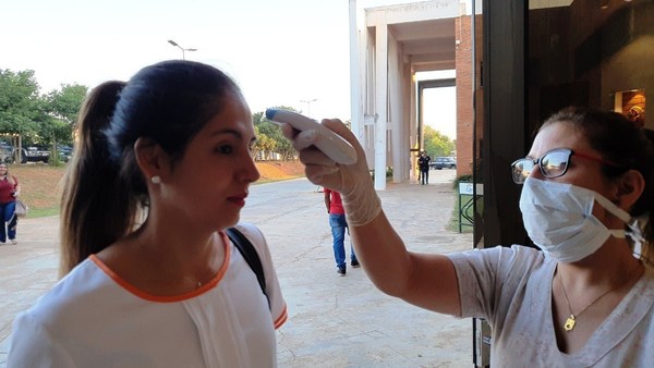 Municipalidad implementa control contra coronavirus •