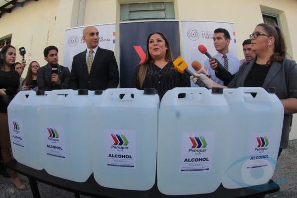 Salud Pública recibió donación de 10.000 litros de alcohol por parte de Petropar