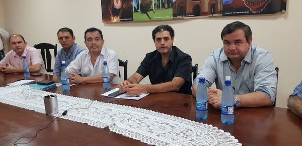 Faltan camas equipadas y sala aislada en San Juan Bautista - Nacionales - ABC Color