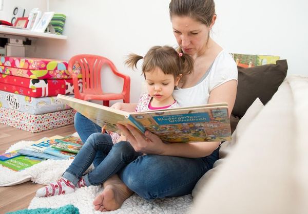 Niños leyendo libros, un ideal posible gracias a diversos tips - Periodismo Joven - ABC Color