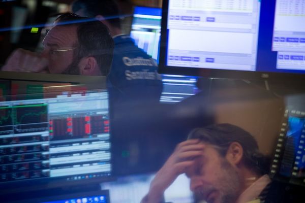 El coronavirus vuelve a hundir los mercados y Wall Street se desploma en la apertura