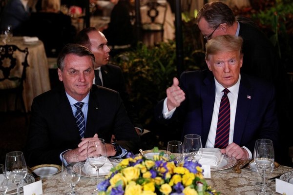 Bolsonaro, bajo control médico por positivo de su jefe de prensa con COVID-19 - Paraguay Informa