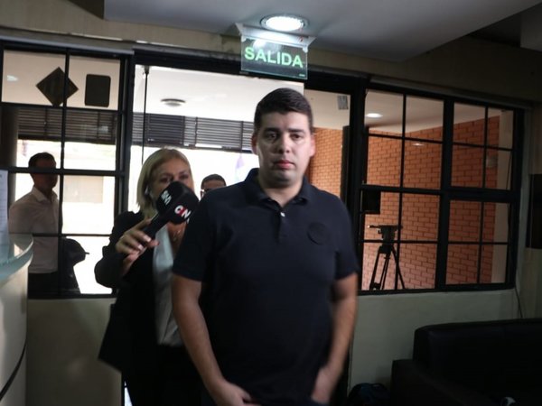 Caso Ronaldinho: Dos gestores se entregan al Ministerio Público