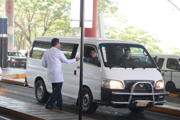 Miden temperatura y entregan folletos informativos en zona primaria - Noticde.com