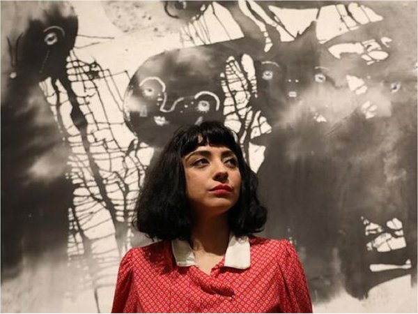 Mon Laferte estrena en México su faceta como pintora inspirada en las mujeres