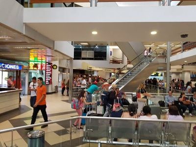 Anitei ojegueraha mitã ni guaiguî ni tujami aeropuerto-pe - ABC Remiandu - ABC Color