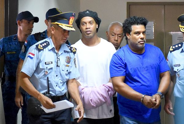 Abogado apeló prisión preventiva de Ronaldinho y su hermano