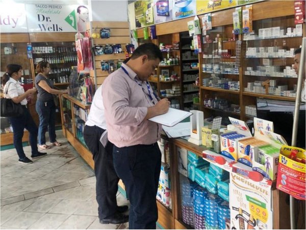 En plena crisis, farmacias no tienen stock de alcohol en  gel y   tapabocas