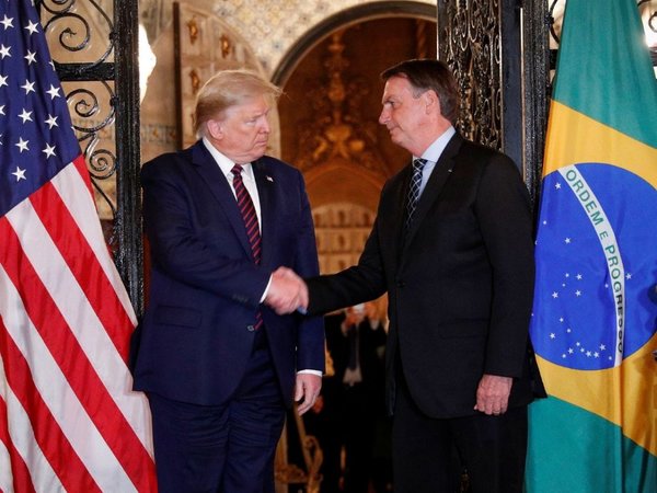 Funcionario brasileño que visitó a Trump en EEUU dio positivo al virus