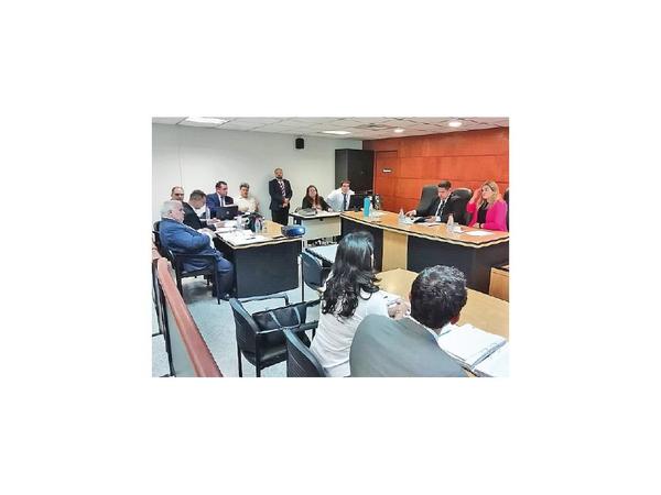 En juicio de Camilo impiden entrada a testigo con fiebre