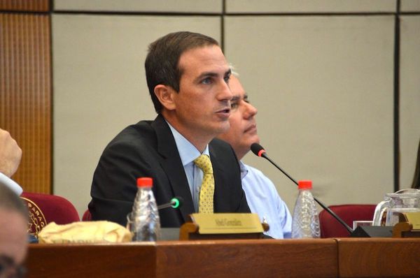 Rasmussen: Postergar desafuero solo dilata el caso