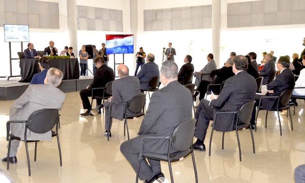 Ministros exponen medidas a diplomáticos