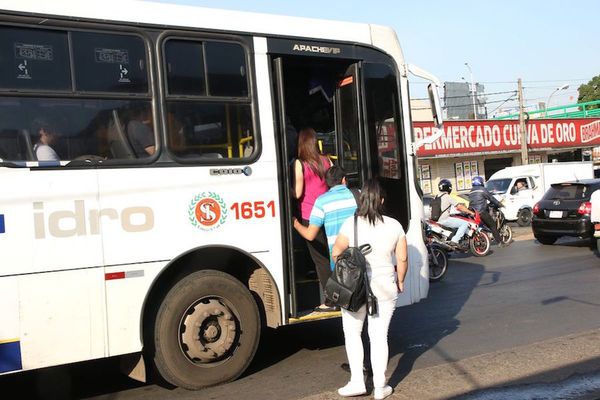 Cumplieron a medias lo de llevar pasajeros sentados