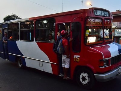 Coronavirus: Buses estuvieron abarrotados pese a disposición
