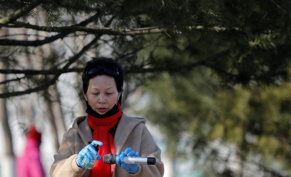 HOY / China da por superado el pico de transmisiones de coronavirus en el país