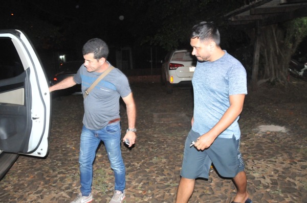 Secuestro y liberación de pasero desnuda tráfico de armas que involucra a marinos