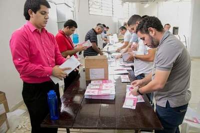 Distribuirán máquinas de votaciones y kits electorales para el interior del país