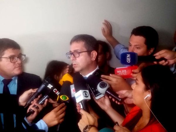 Gestores de Dalia tiran al frente a exasesor de Interior, que renunció al desatarse el “incendio" - ADN Paraguayo